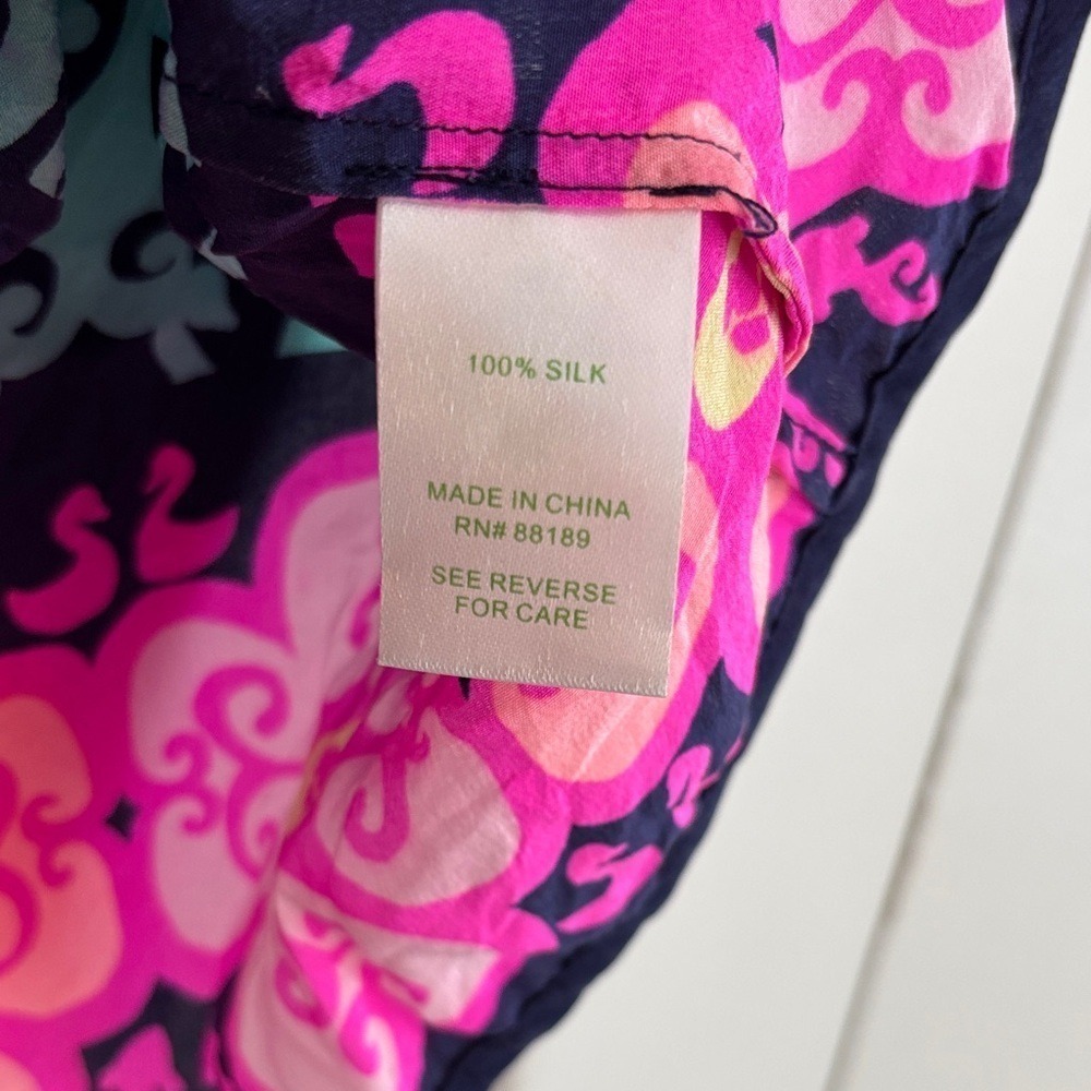 Lilly Pulitzer Silk Tank Blouse Medium Pink Blue Print Button Back Sleeveless - Picture 5 of 6